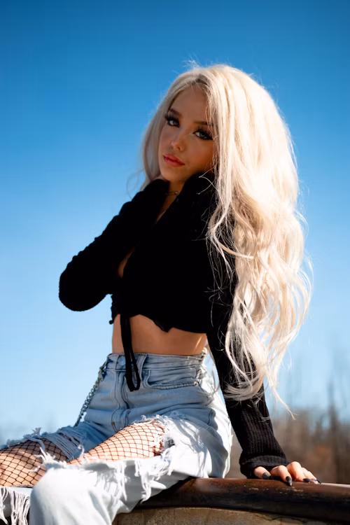 Teenage Clothing Brands Guide - Meet the 10 Popular Brands!